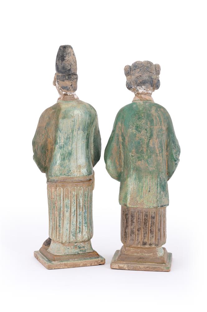 A pair of Chinese pottery amber and green glazed tile-maker's figures - Image 3 of 5