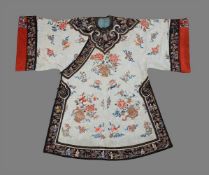 A Han Chinese three-quarter length ladies robe