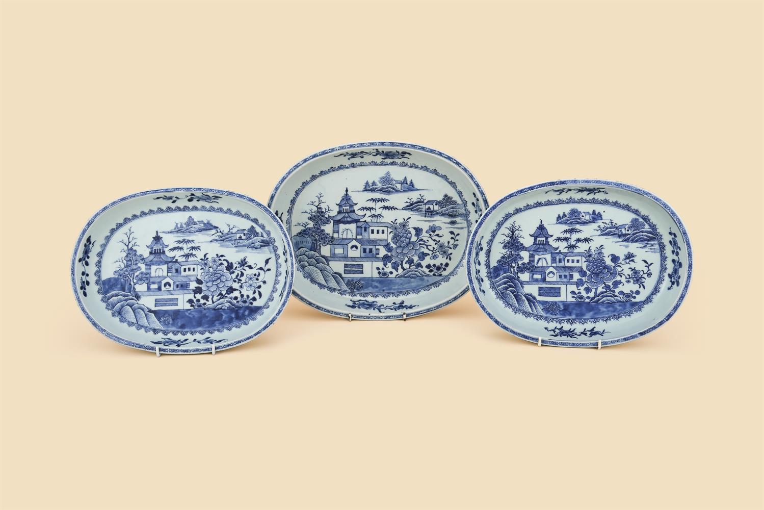 A pair of Chinese blue and white oval dishes