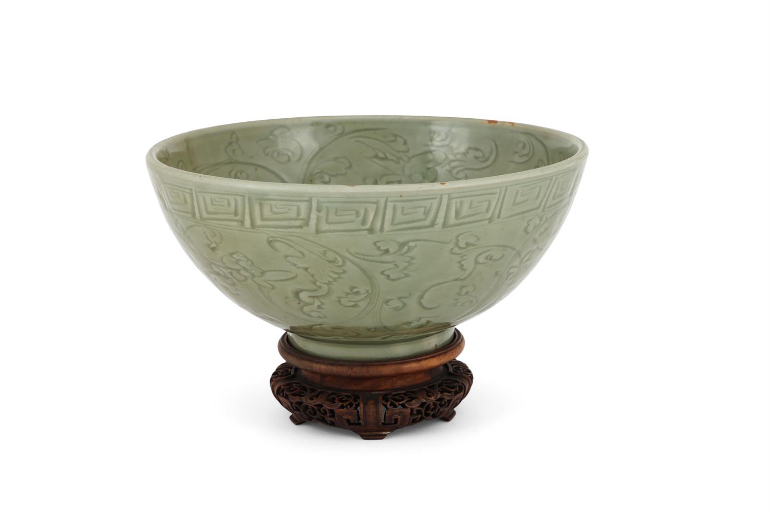A good Chinese 'longquan' celadon bowl