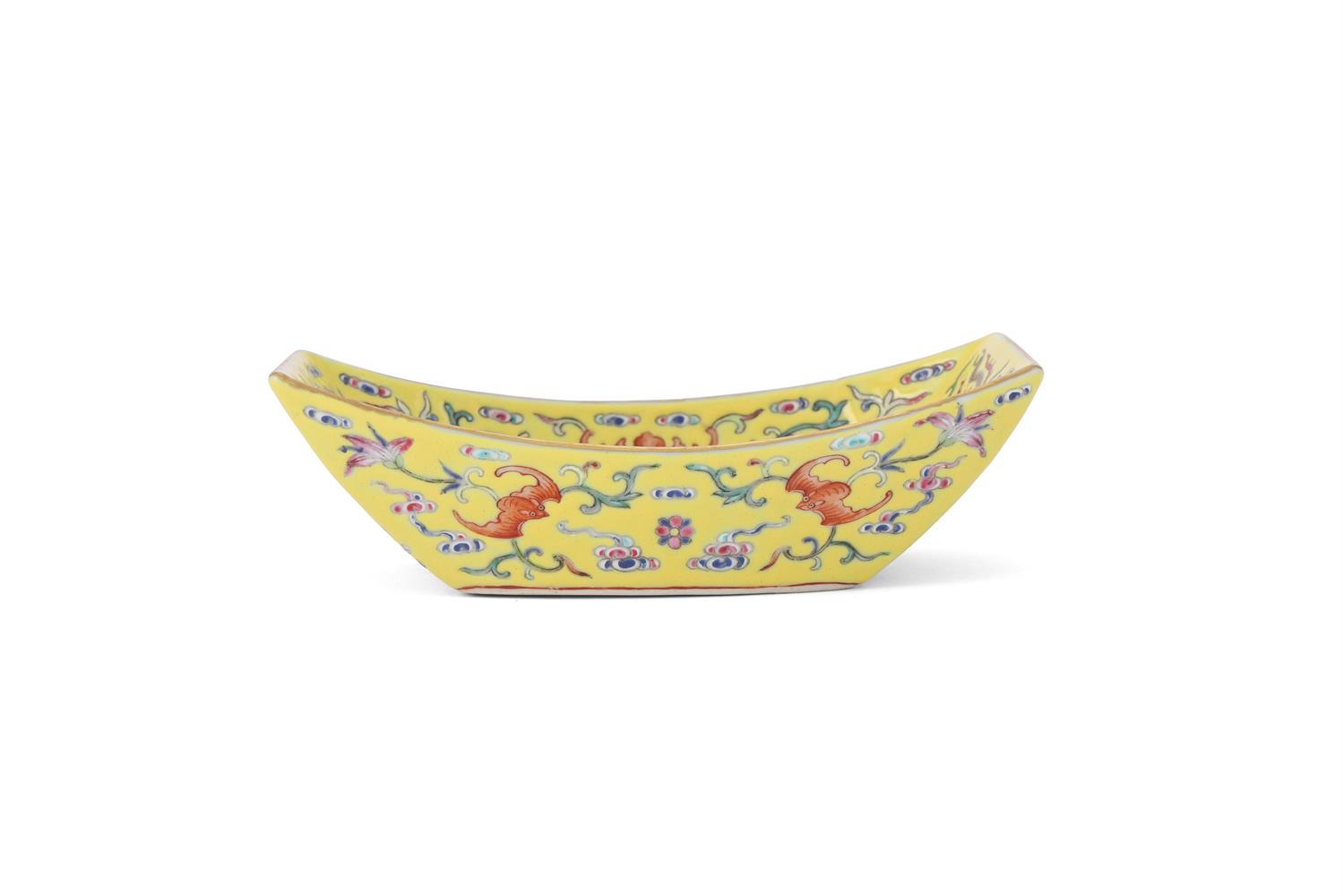 A Chinese yellow ground ingot-shaped bowl - Image 2 of 4