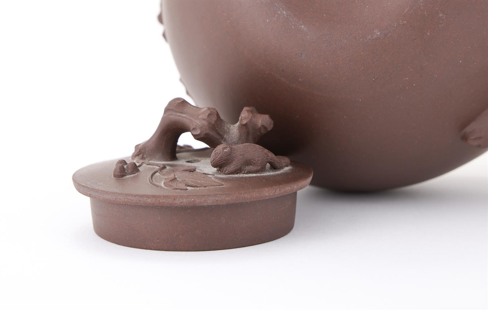 A Chinese Yixing teapot - Image 7 of 7