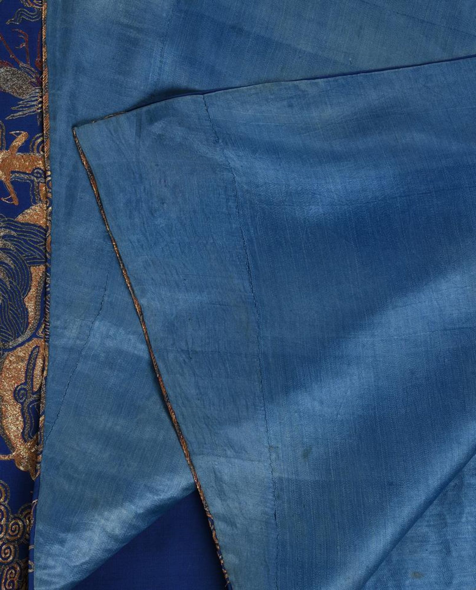 A Chinese blue silk five-clawed 'Dragon' robe - Image 6 of 6