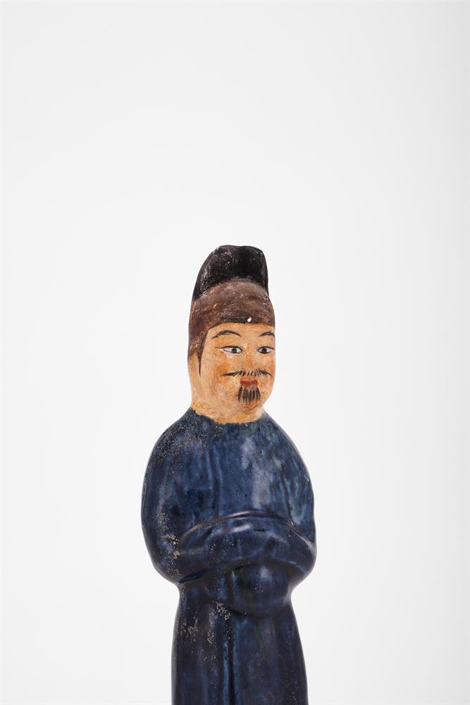 A Chinese blue glazed pottery dignitary - Image 2 of 4