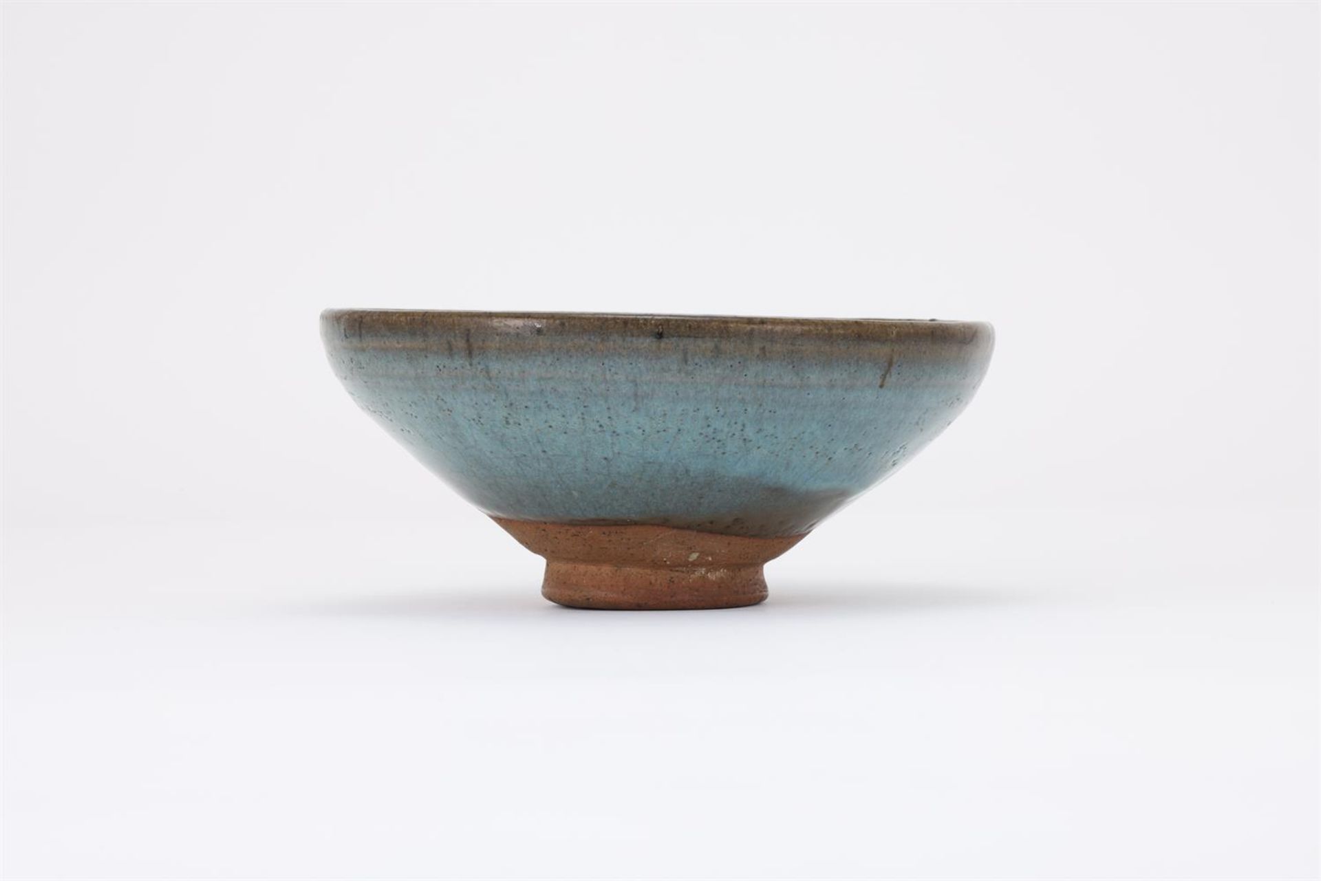 A Chinese Junyao blue glazed bowl - Bild 2 aus 6