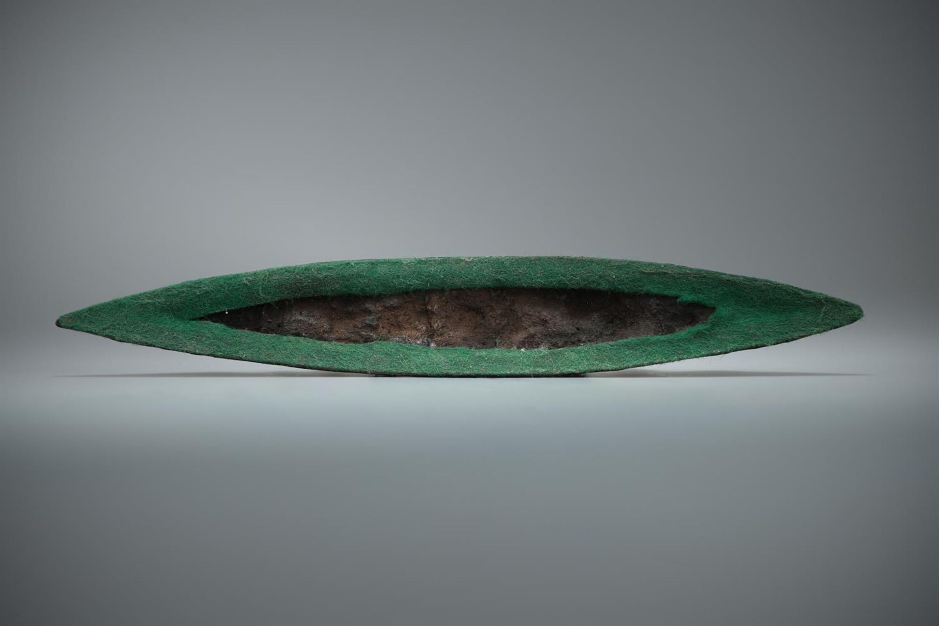 A Chinese bronze mountain-form brush rest - Image 3 of 3