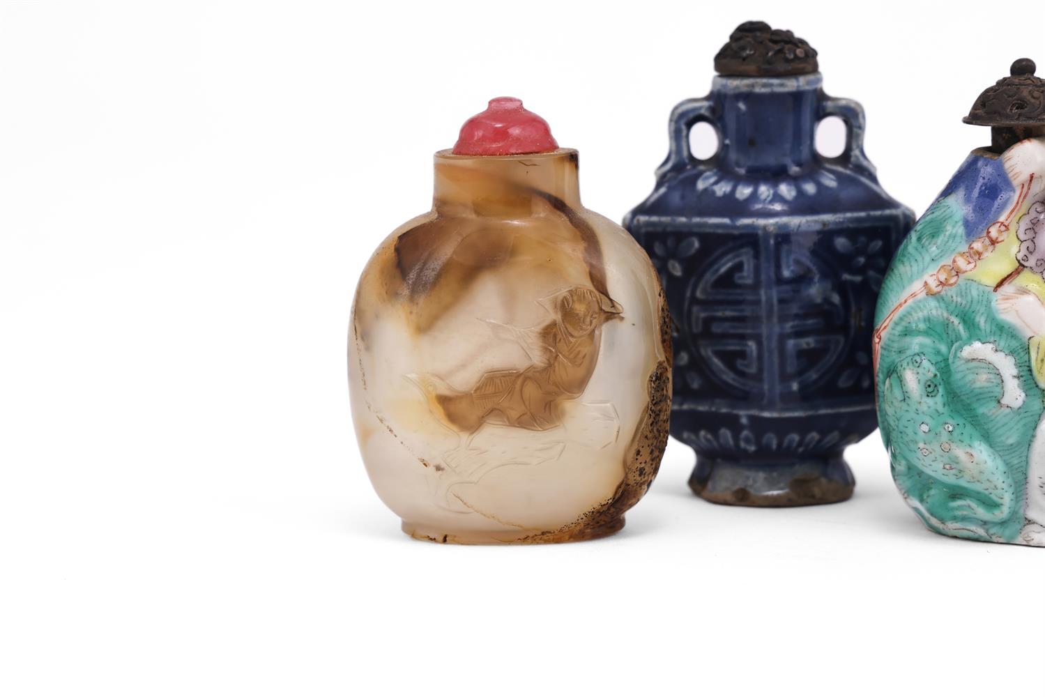 A Chinese agate snuff bottle - Image 2 of 4