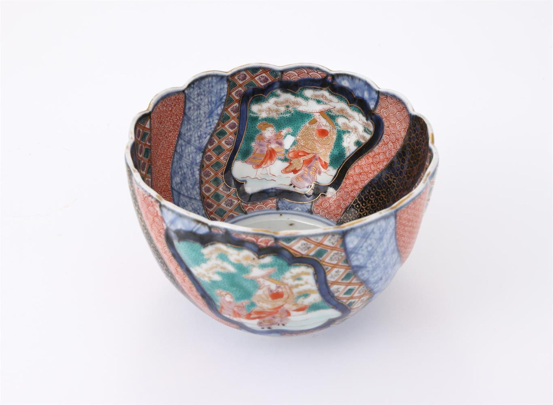 A Japanese Arita Porcelain Bowl - Bild 7 aus 7