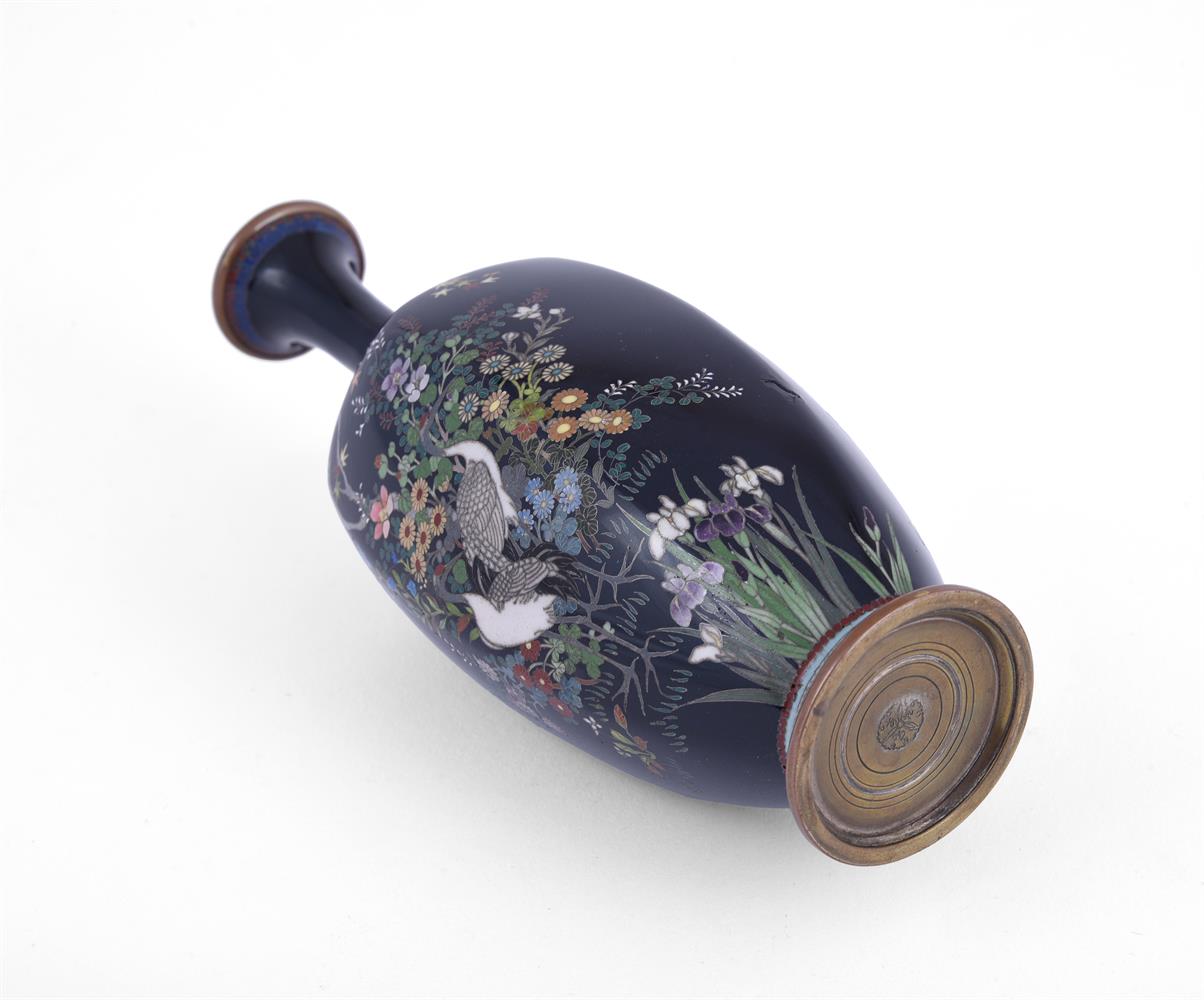Adachi Kinjiro: A Japanese Cloisonné Enamel Vase - Bild 4 aus 5