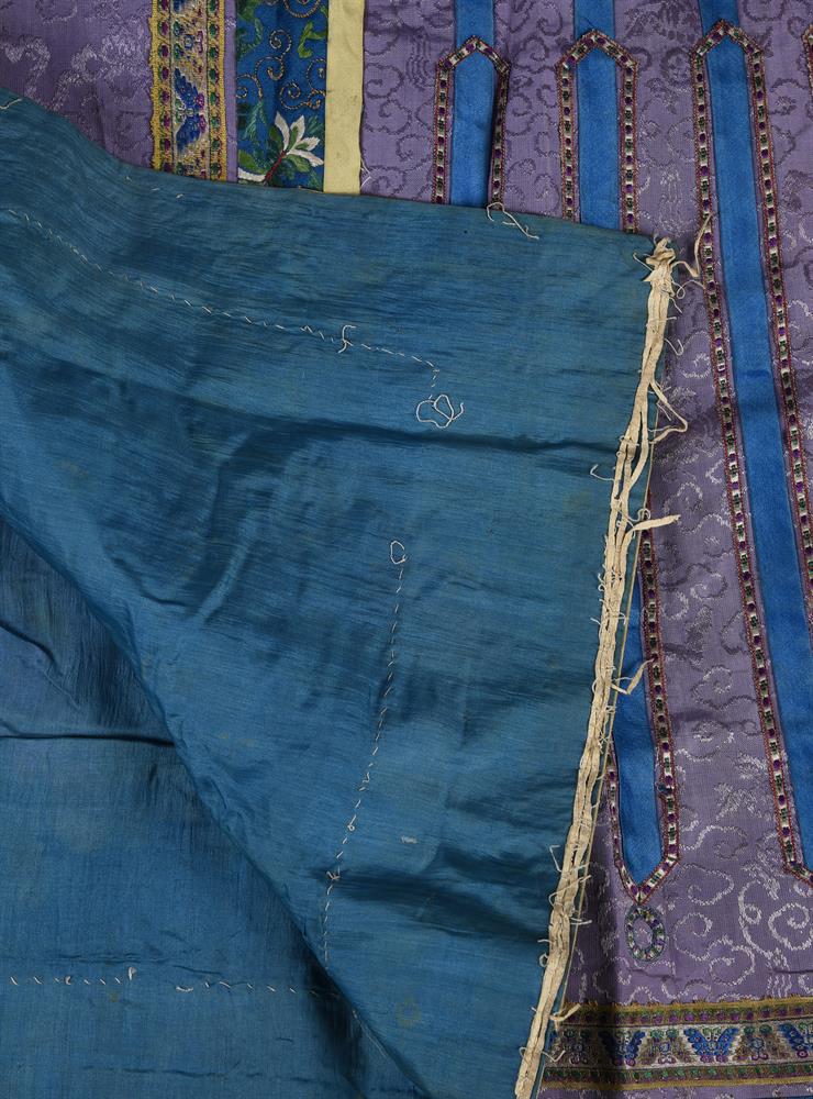 A Chinese lilac damask pleated skirt - Bild 5 aus 5
