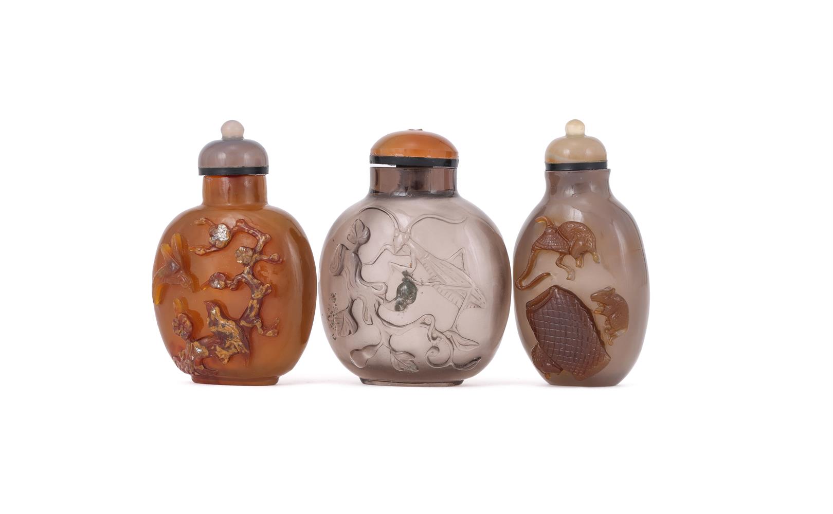 A Chinese smoky-agate snuff bottle and stopper - Image 2 of 2