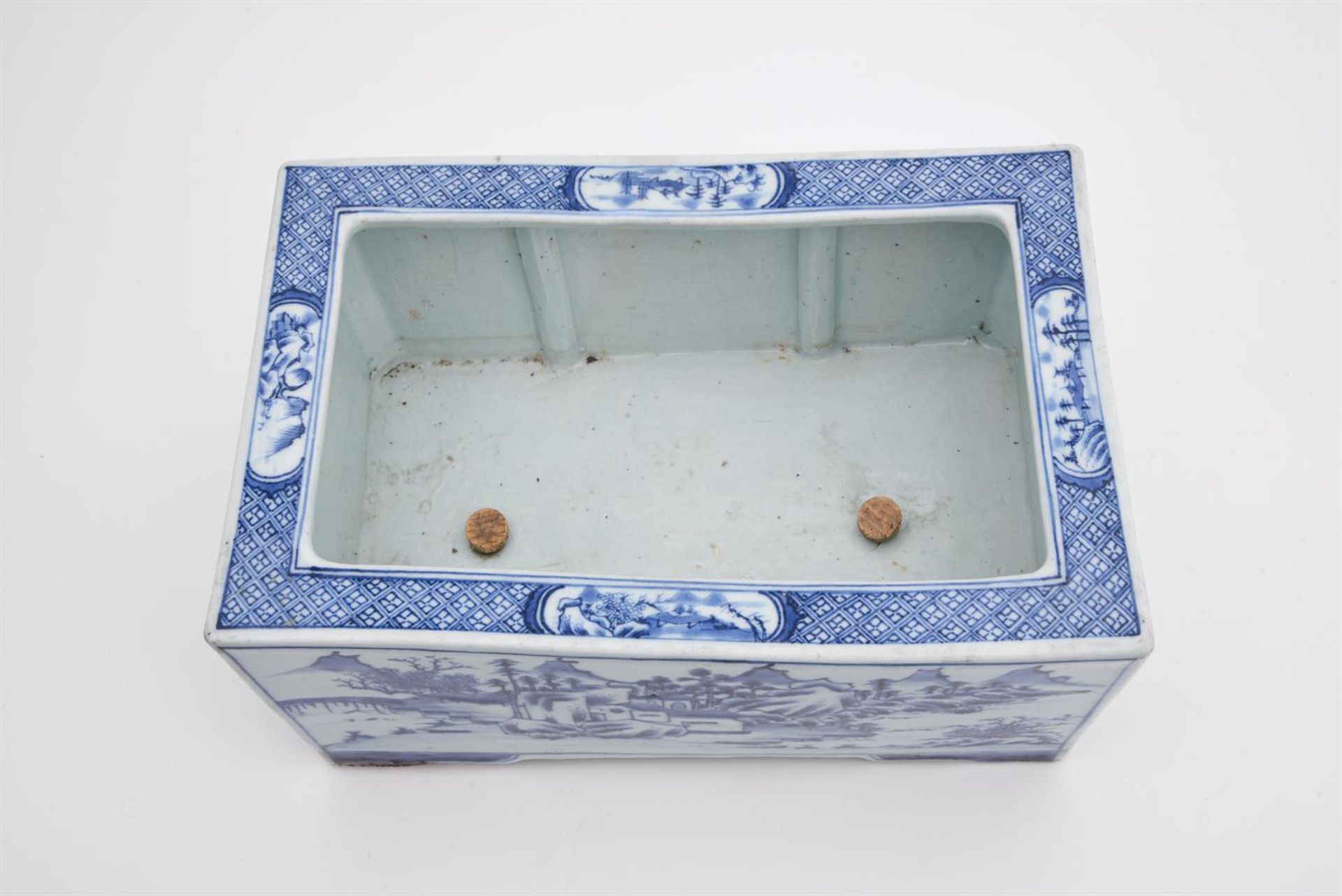 A Chinese blue and white rectangular jardinière - Bild 9 aus 9
