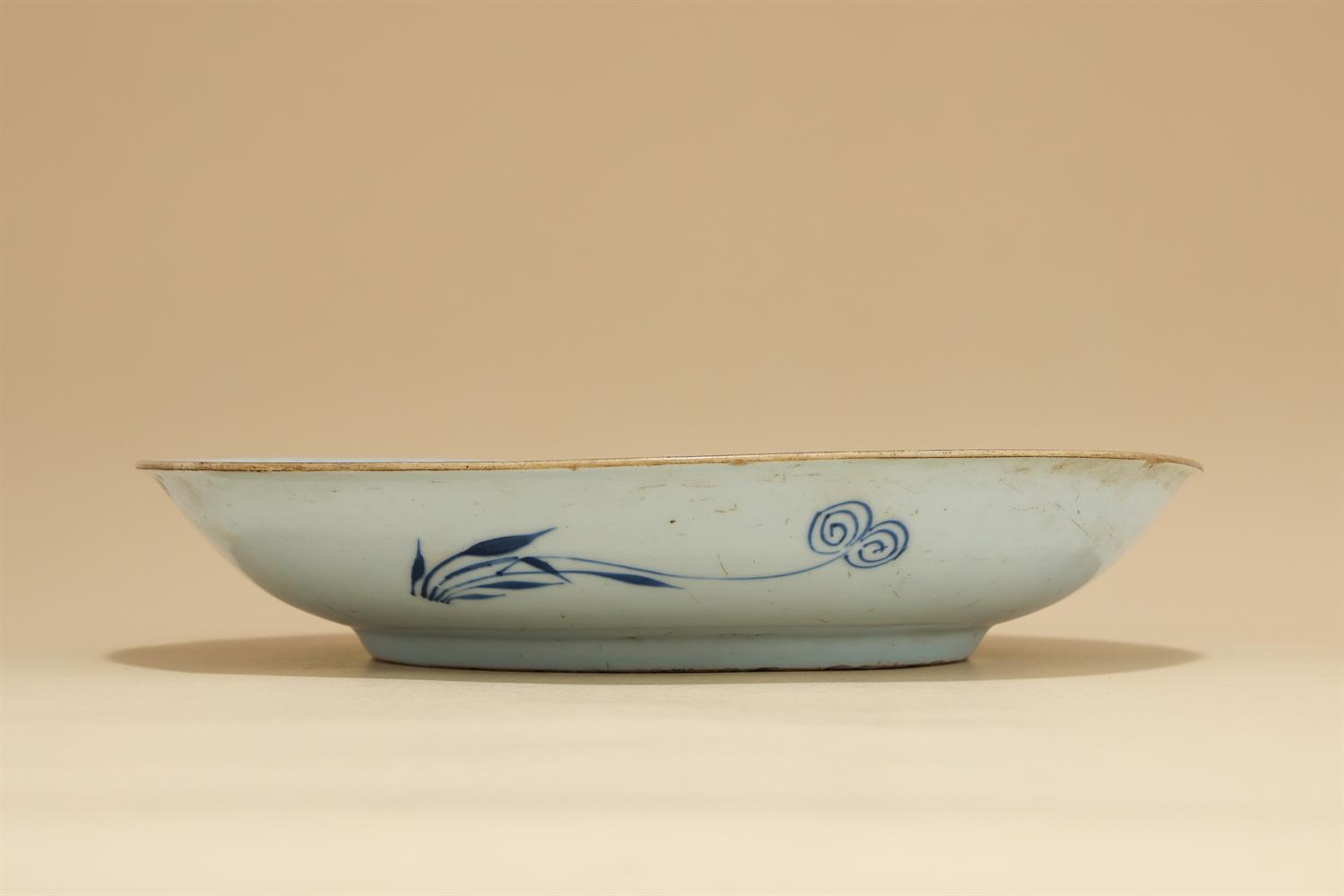 A Chinese blue and white dish - Image 3 of 3