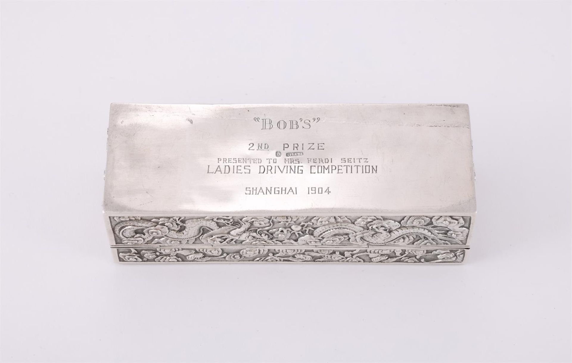 A Chinese silver 'Dragon' presentation box - Bild 4 aus 4