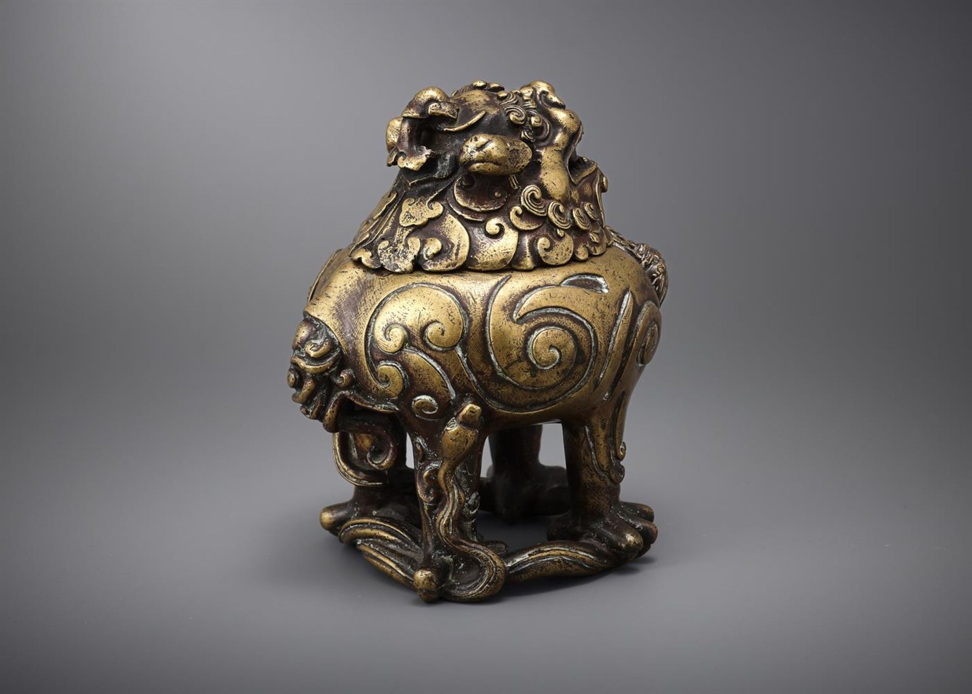 A Chinese gilt-bronze Luduan-form censer - Bild 4 aus 6