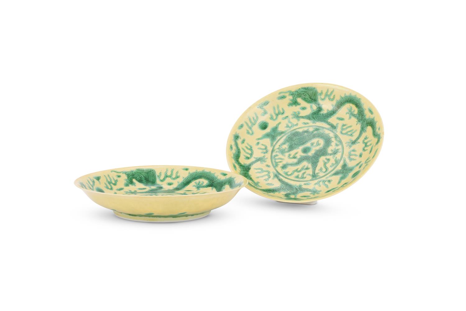 A pair of Chinese yellow and green glazed 'Dragon' plates - Image 2 of 3