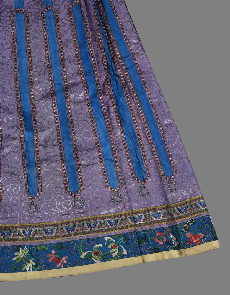 A Chinese lilac damask pleated skirt - Bild 4 aus 5