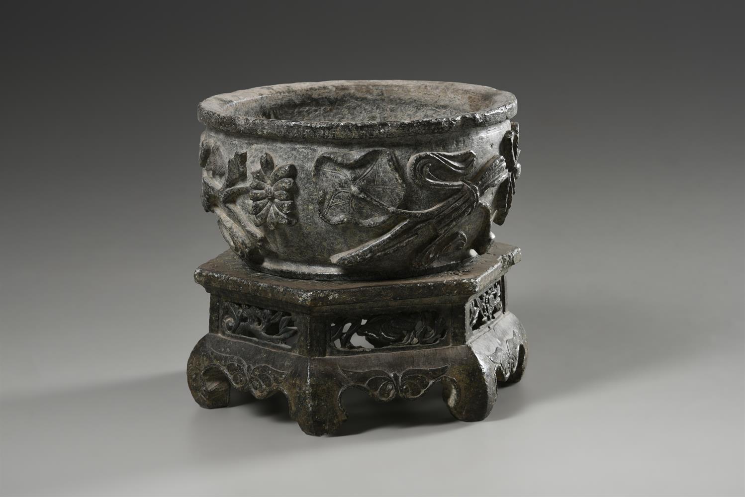 A Chinese carved stone jardinière and stand - Image 4 of 7