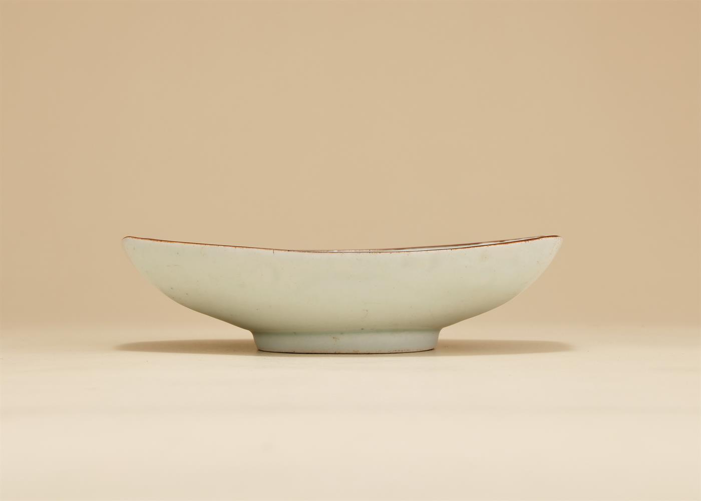 A Japanese Arita blue and white dish - Image 4 of 5