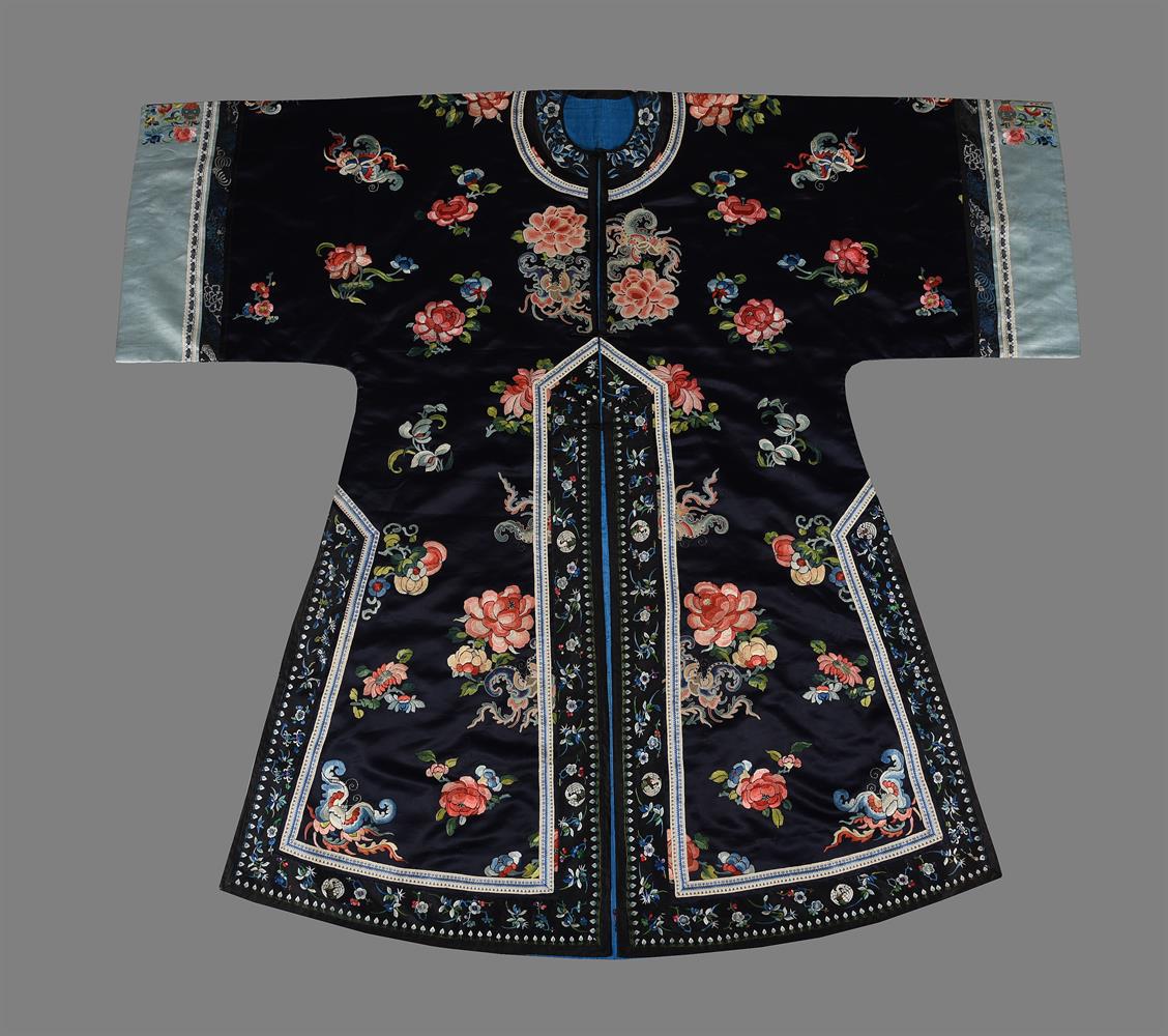 A good Chinese navy satin silk ladies three-quarter informal robe