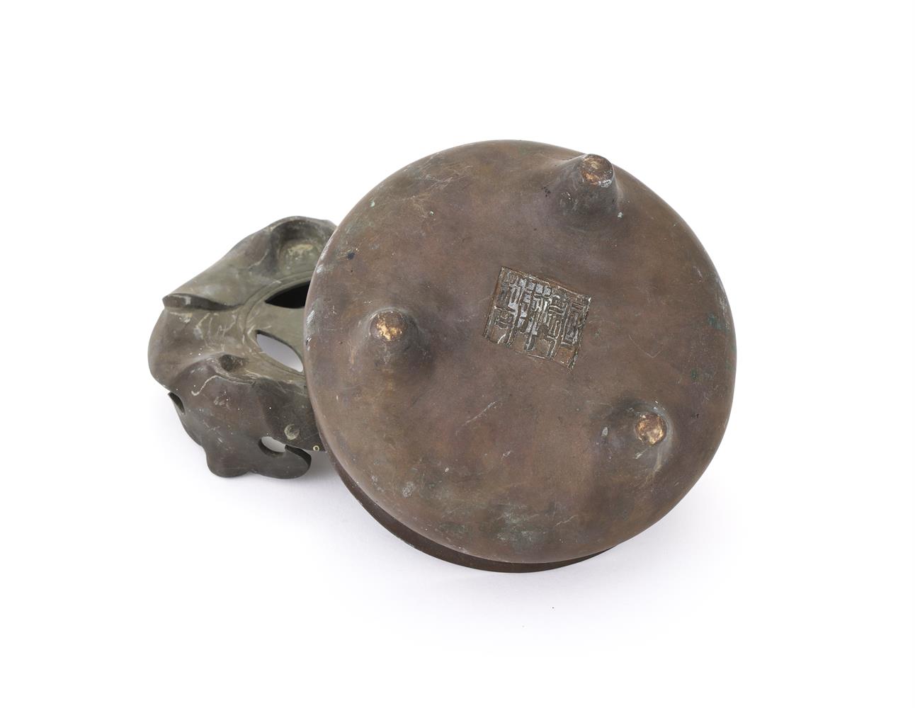 A Chinese bronze tripod censer and stand - Image 3 of 3