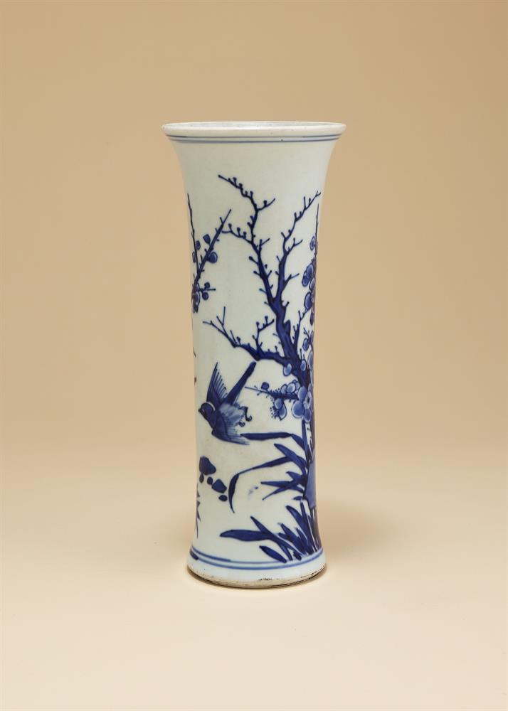 A Chinese blue and white gu vase - Image 3 of 4