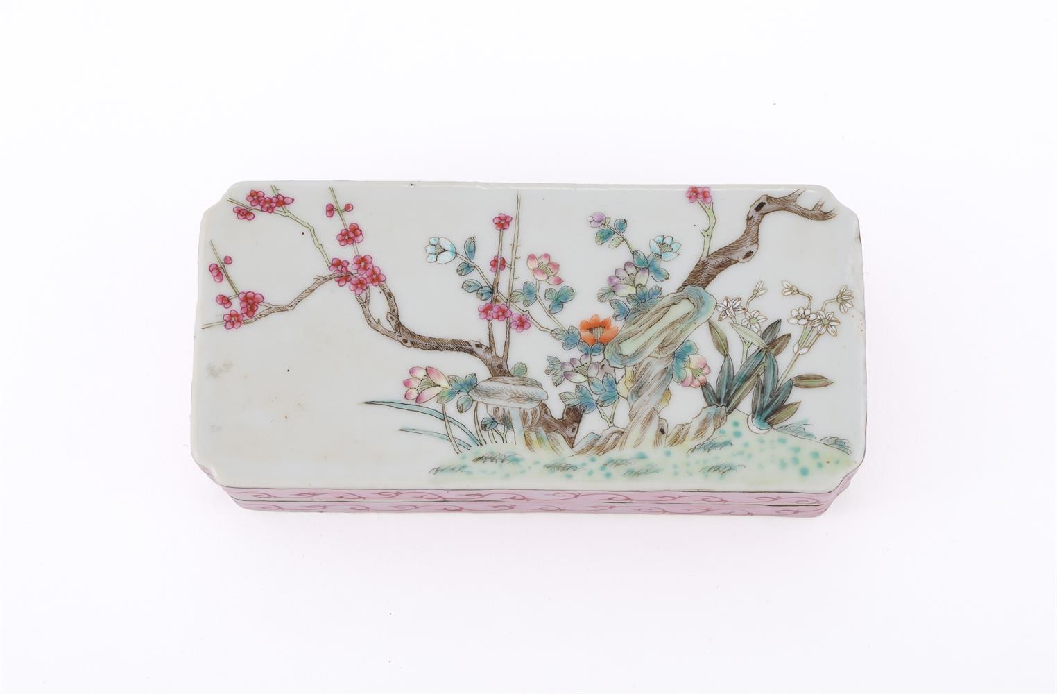 A Chinese Famille Rose box and cover - Image 2 of 4