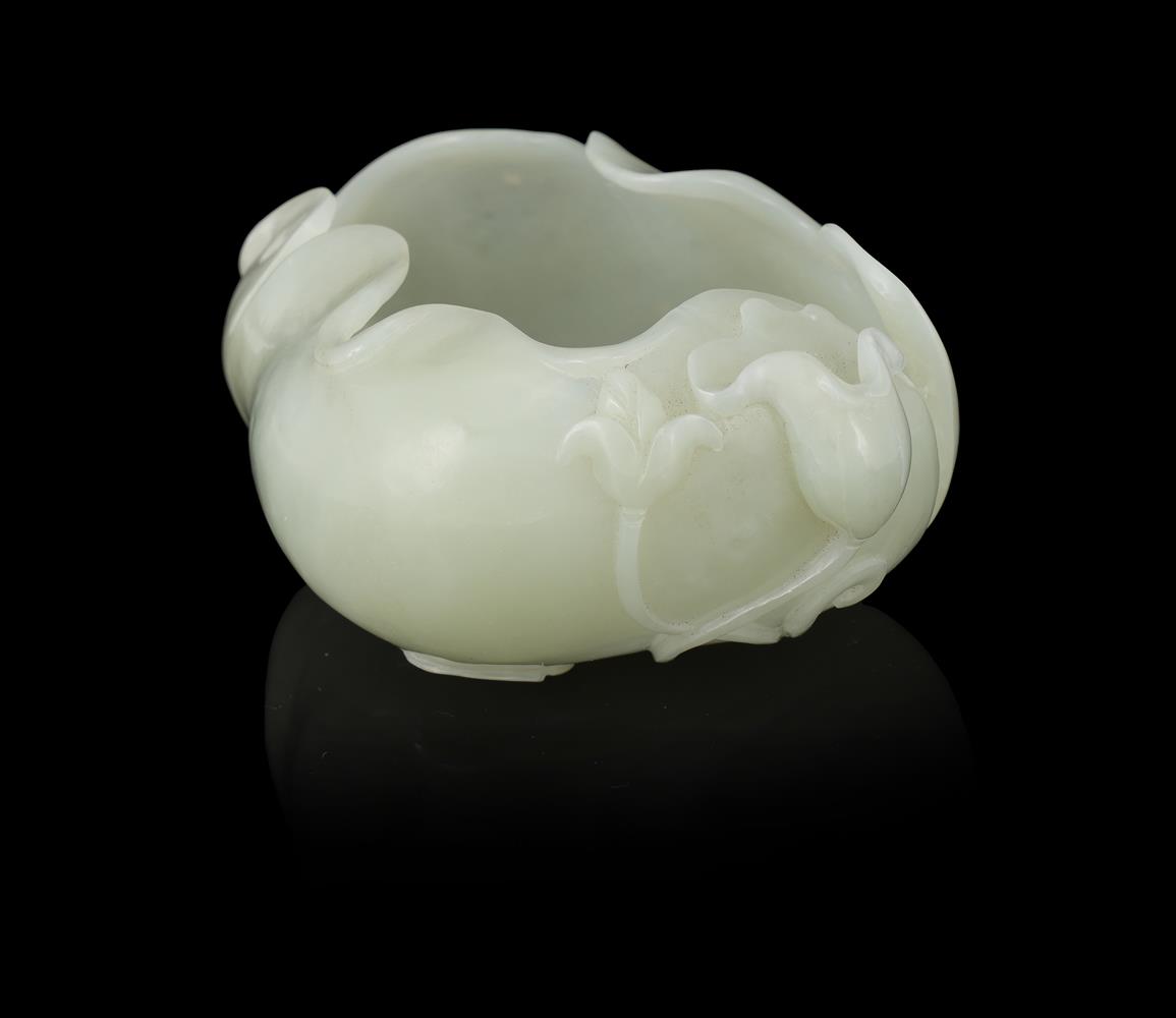 A Chinese carved celadon jade water pot - Image 3 of 4