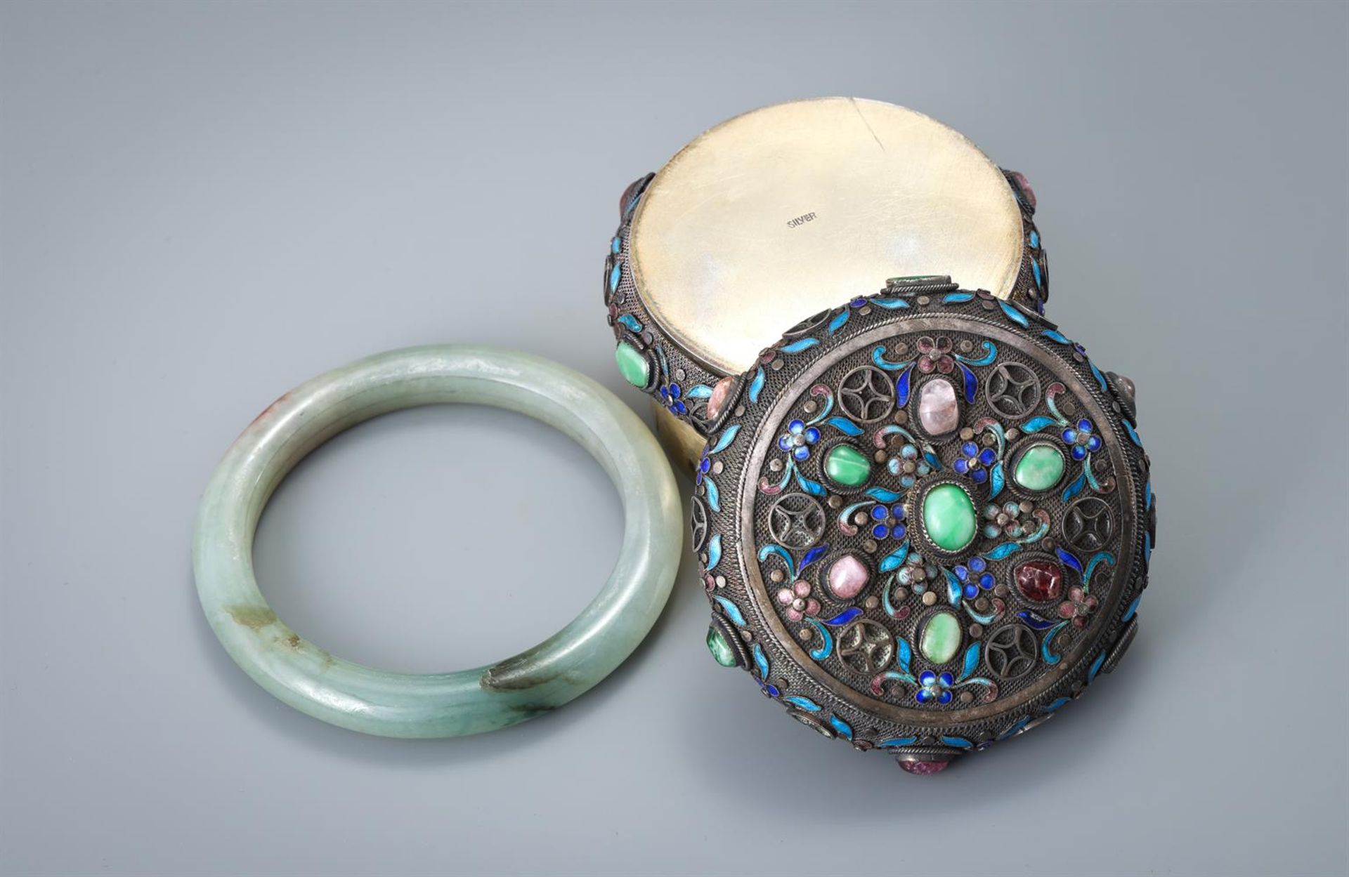A Chinese silver jade and cloisonné gem set circular box and cover - Image 2 of 3
