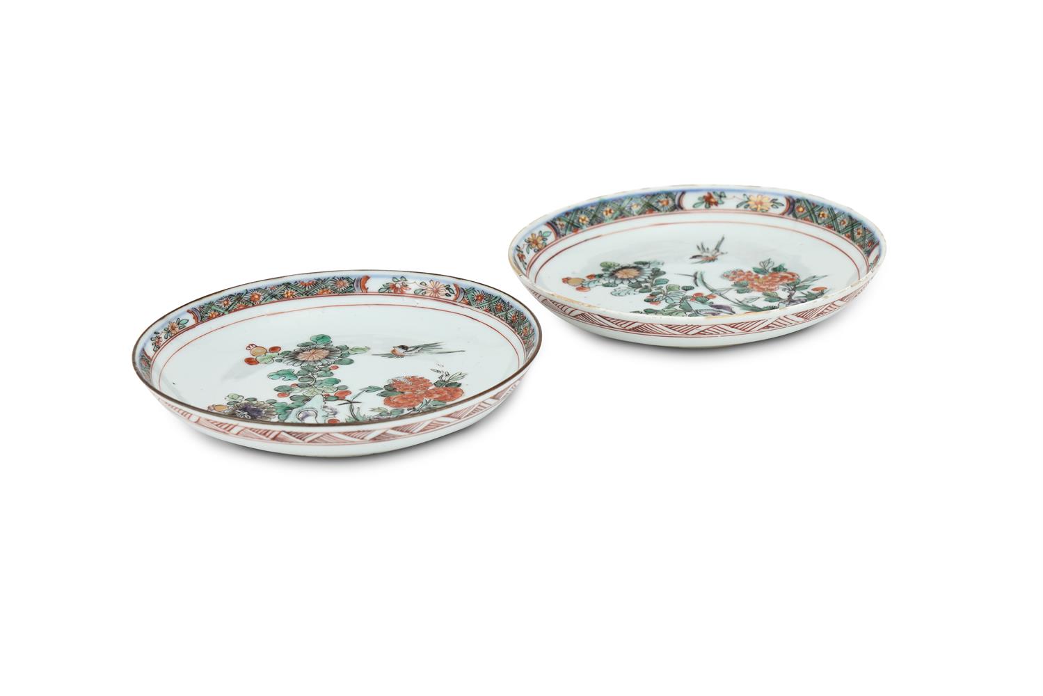 A pair of small Chinese Famille Verte dishes - Image 2 of 3