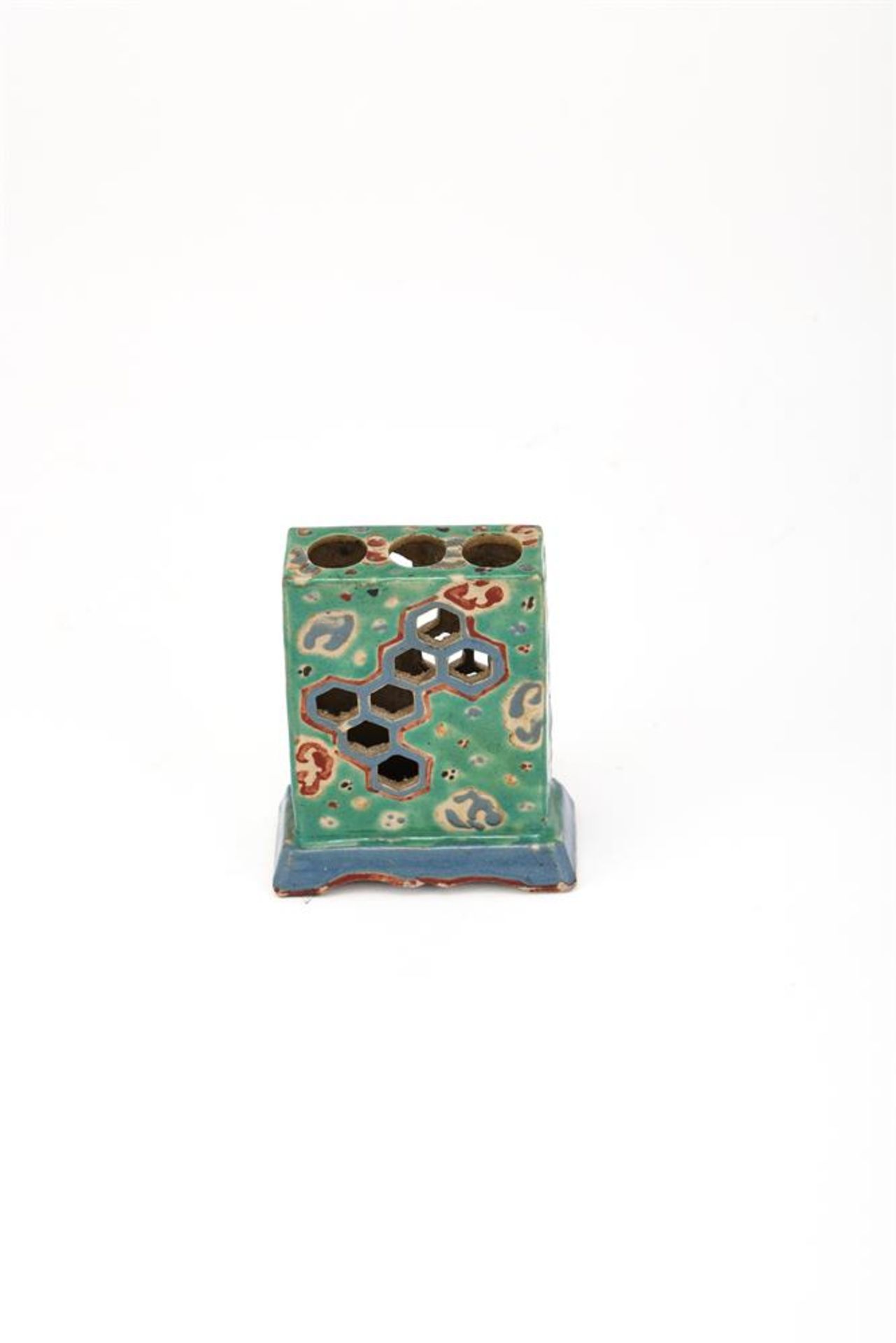 A Japanese Kyo-yaki incense stand - Bild 2 aus 5