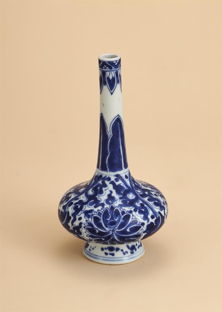 A Chinese blue and white 'lotus' bottle vase - Image 3 of 3