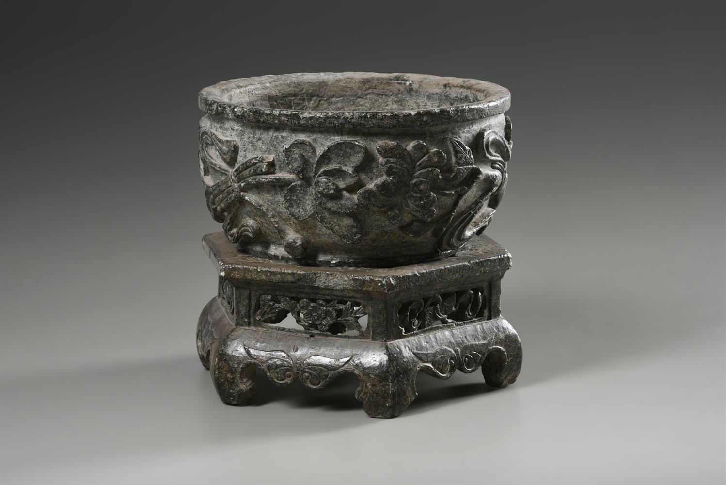 A Chinese carved stone jardinière and stand - Image 2 of 7