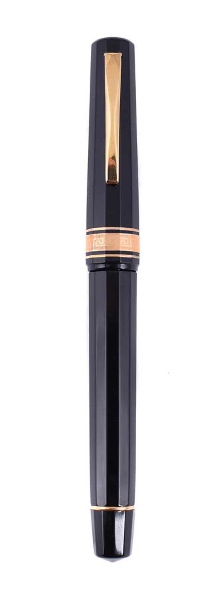 OMAS, EXTRA, A BLACK FOUNTAIN PEN