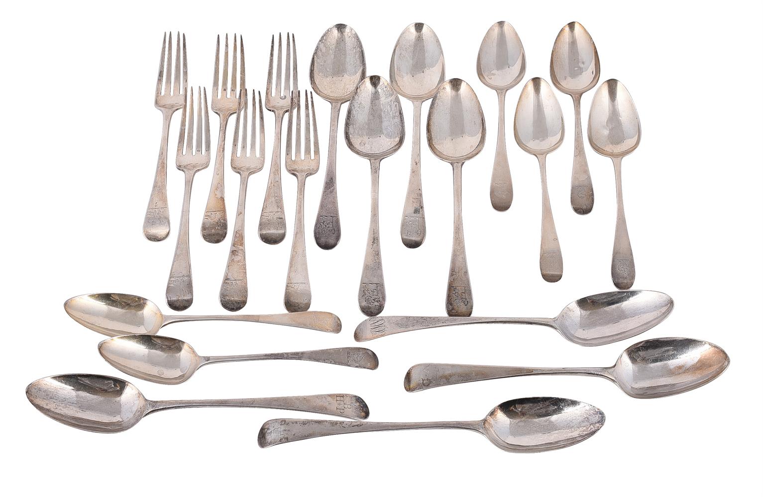 A COLLECTION OF SILVER FLATWARE