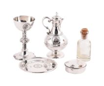 A VICTORIAN SILVER TRAVELLING THREE PIECE COMMUNION SET