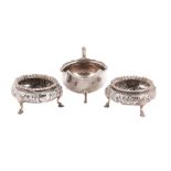 A PAIR OF VICTORIAN SILVER CAULDRON SALTS