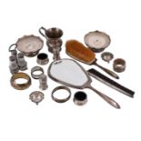 Y A COLLECTION OF SILVER ITEMS