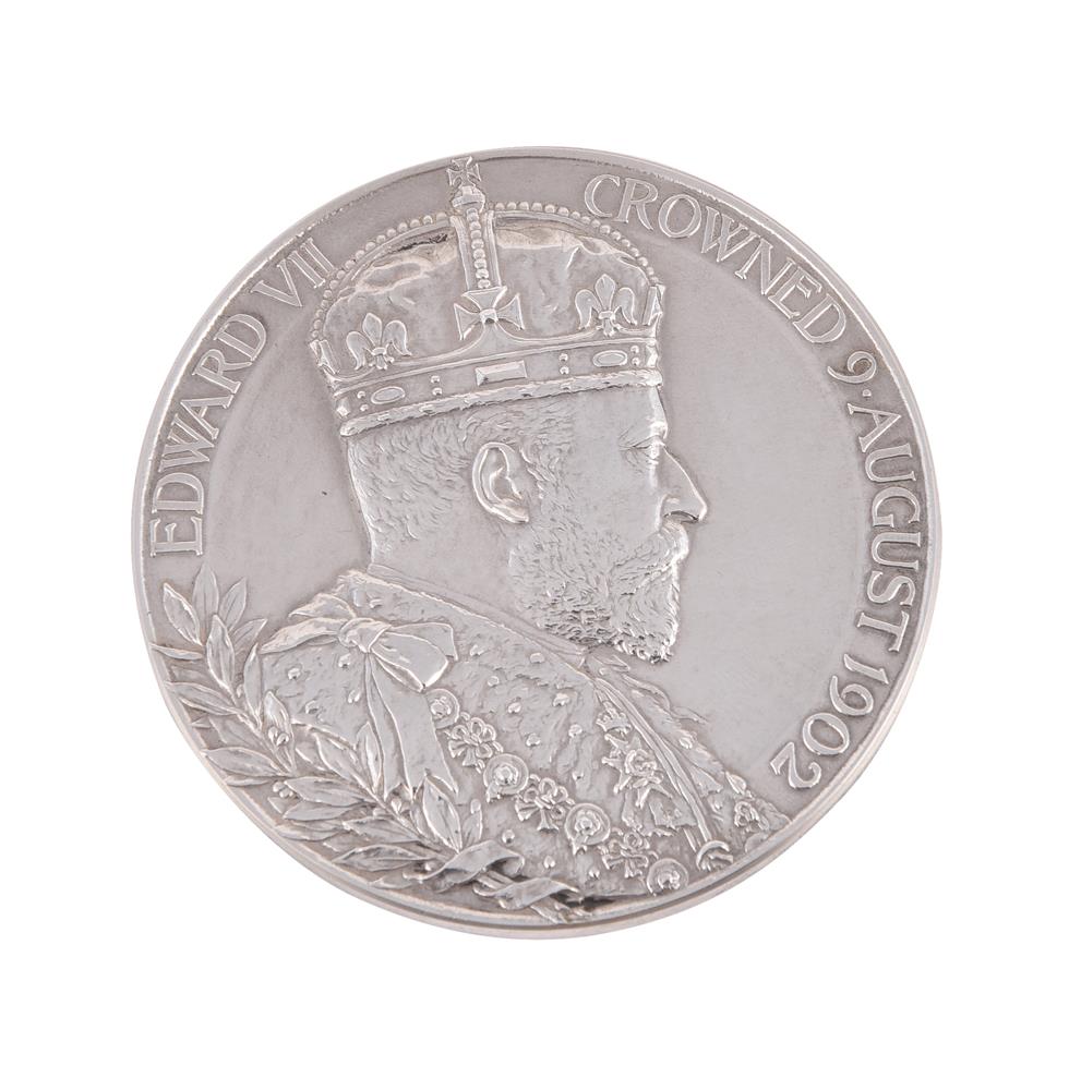 EDWARD VII, CORONATION 1902 OFFICIAL MEDAL IN SILVER - Bild 2 aus 2