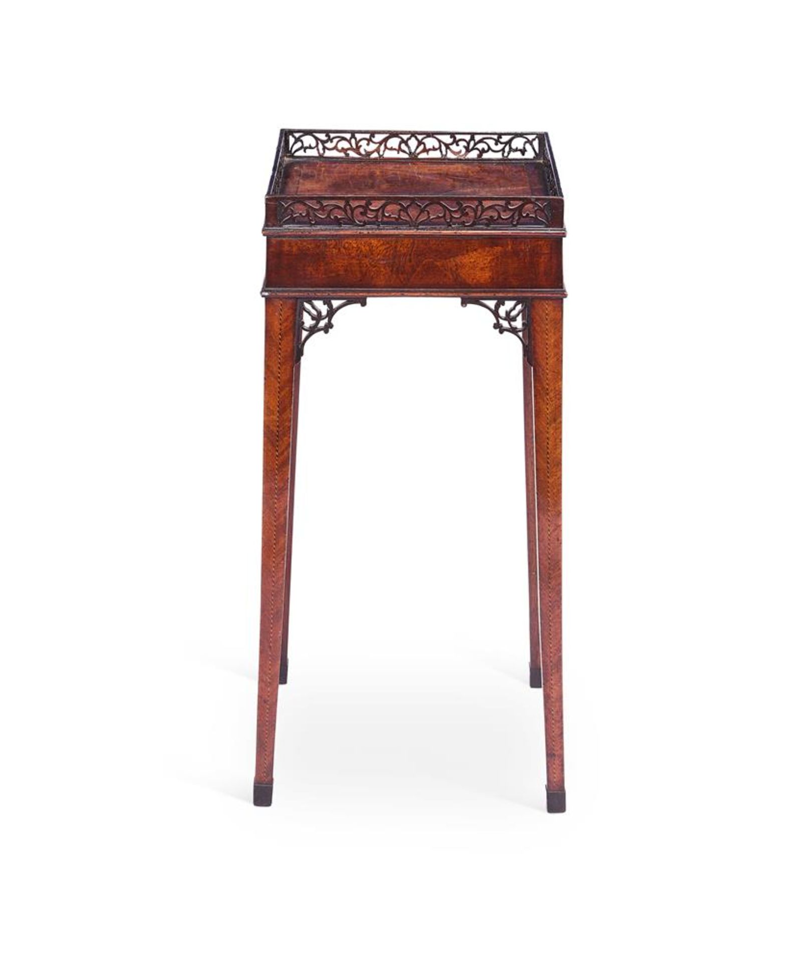 A GEORGE III MAHOGANY KETTLE STAND CIRCA 1760