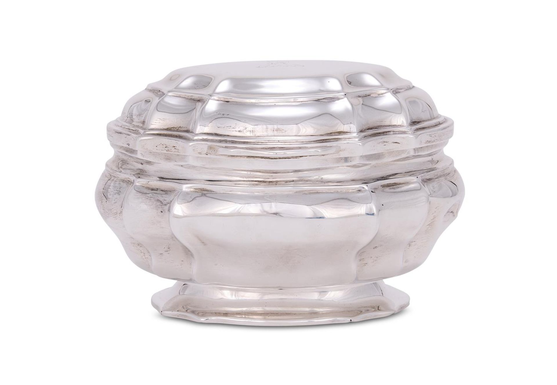 A VICTORIAN SILVER SHAPED OVAL TEA CADDY