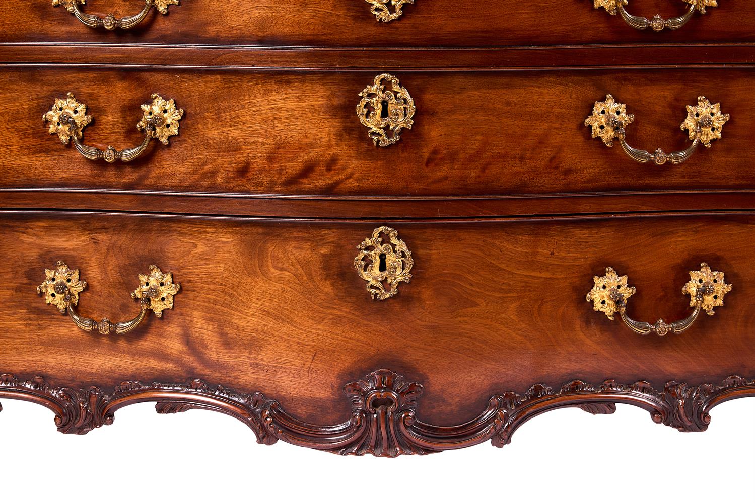 A GEORGE III ORMOLU-MOUNTED MAHOGANY SERPENTINE COMMODE - Image 5 of 6