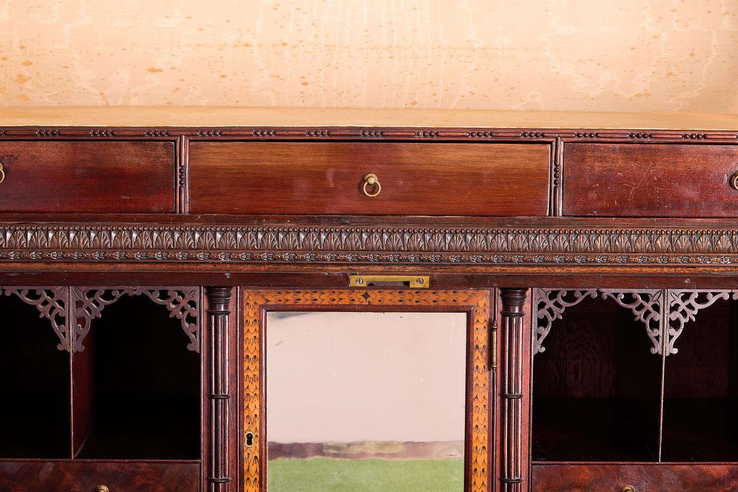 A GEORGE III MAHOGANY BUREAU-CABINET - Image 4 of 6