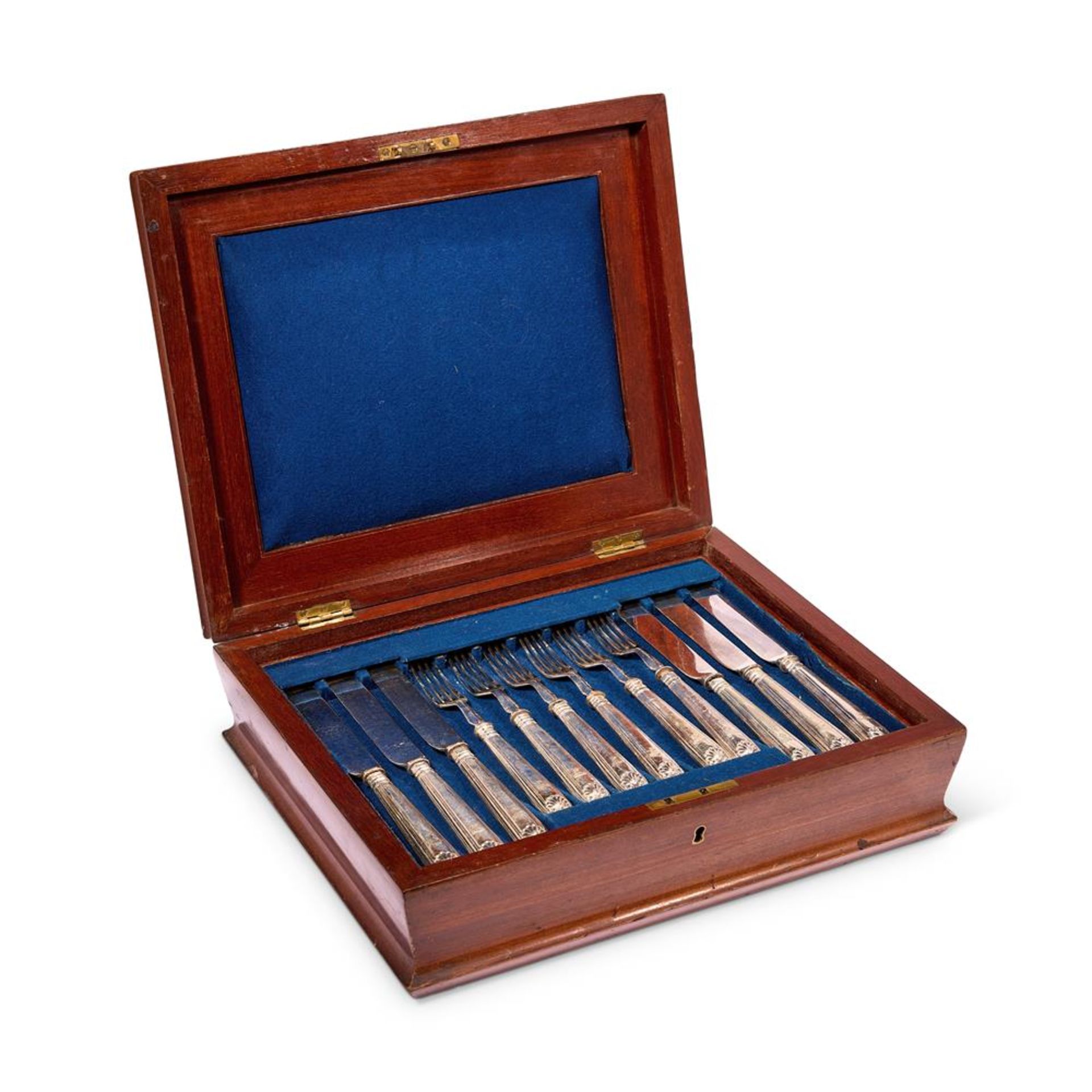 A CASED SET OF TWELVE ELECTRO-PLATED TEA KNIVES AND FORKS CIRCA 1900
