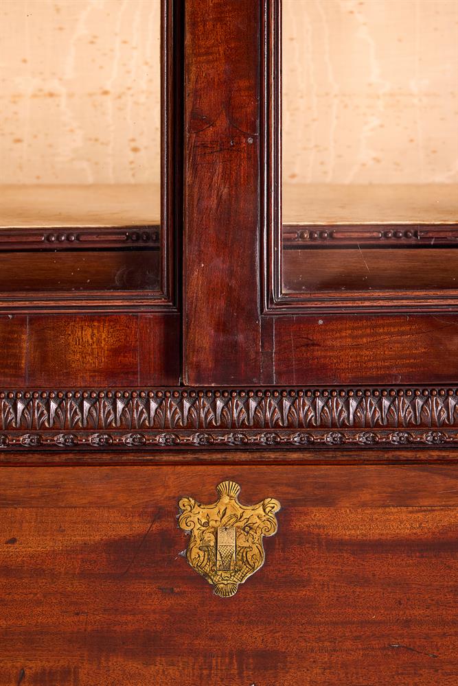 A GEORGE III MAHOGANY BUREAU-CABINET - Image 6 of 6