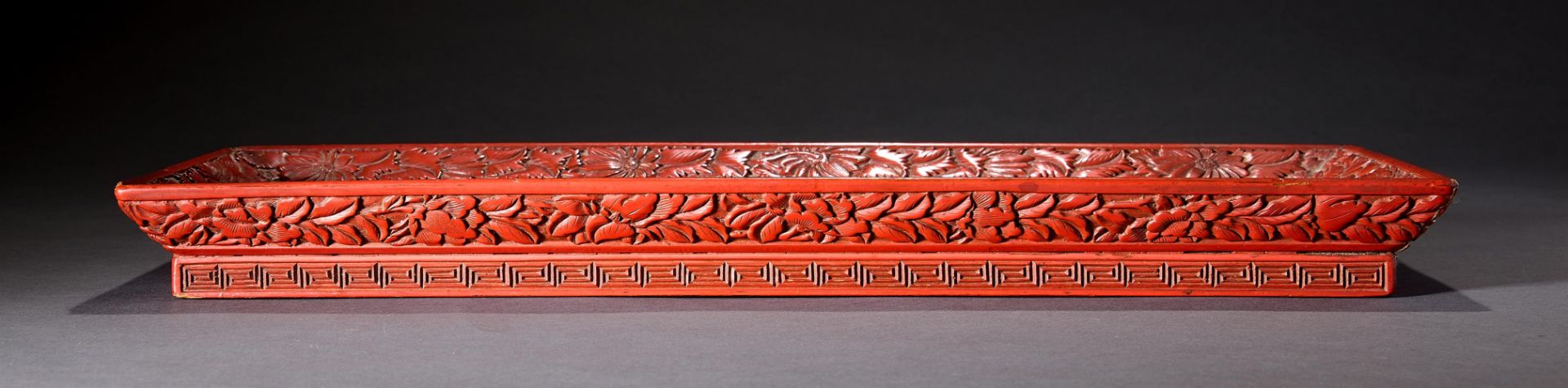 A CHINESE CARVED CINNABAR LACQUER RECTANGULAR SCROLL TRAY, QING DYNASTY - Image 2 of 3
