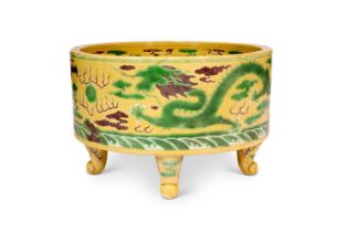 A LARGE CHINESE 'DRAGON' JARDINIERE, QING DYNASTY