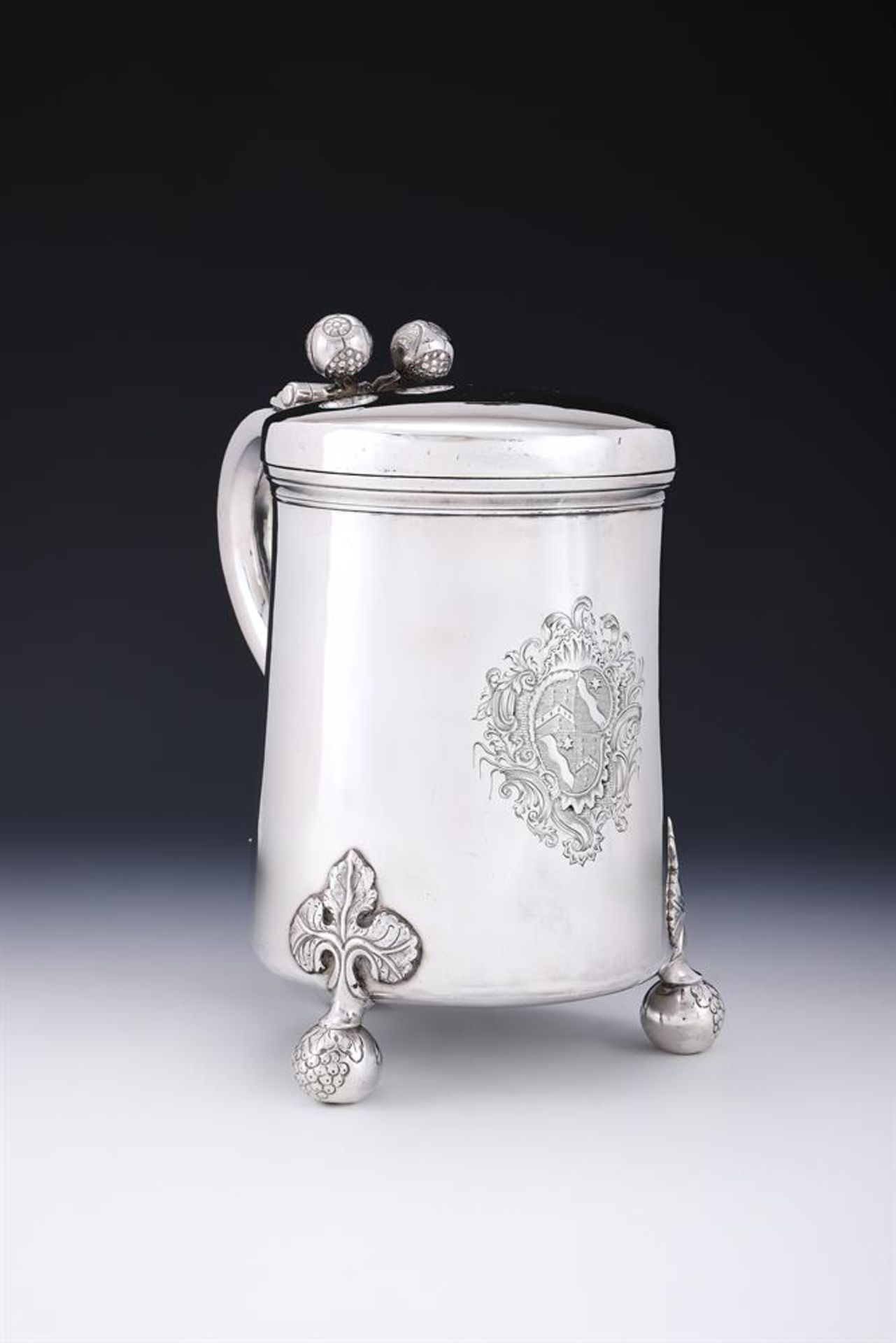 A GEORGE II SILVER PEG TANKARD OF SCANDINAVIAN TYPE - Bild 5 aus 5