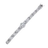 A MID 20TH CENTURY DIAMOND BRACELET