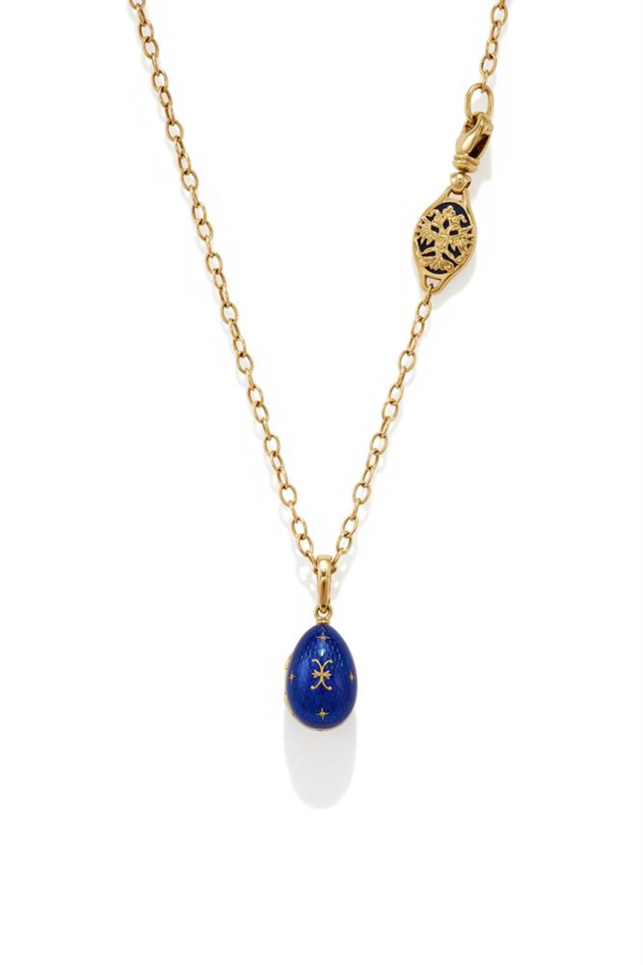 VICTOR MAYER FOR FABERGÉ, A MODERN BLUE ENAMEL EGG PENDANT ON CHAIN - Image 2 of 3